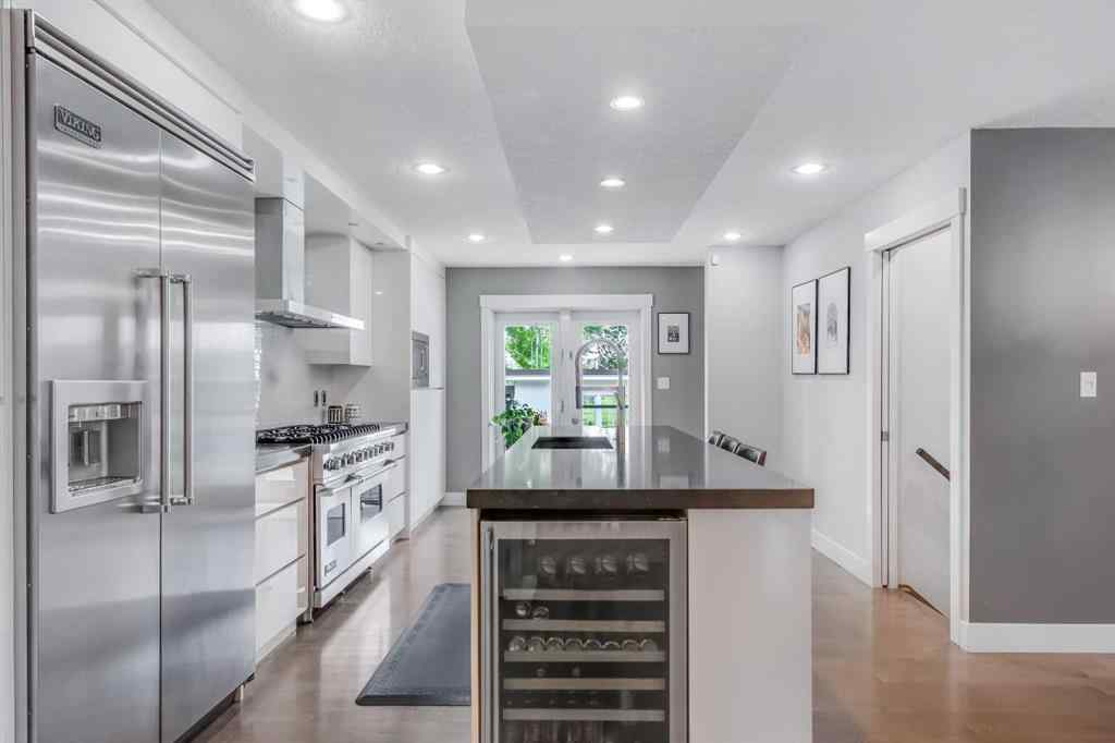 MLS® A2242365 - 9 Manor Road SW in Meadowlark Park Calgary, Residential