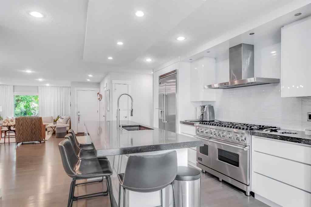 MLS® A2242365 - 9 Manor Road SW in Meadowlark Park Calgary, Residential