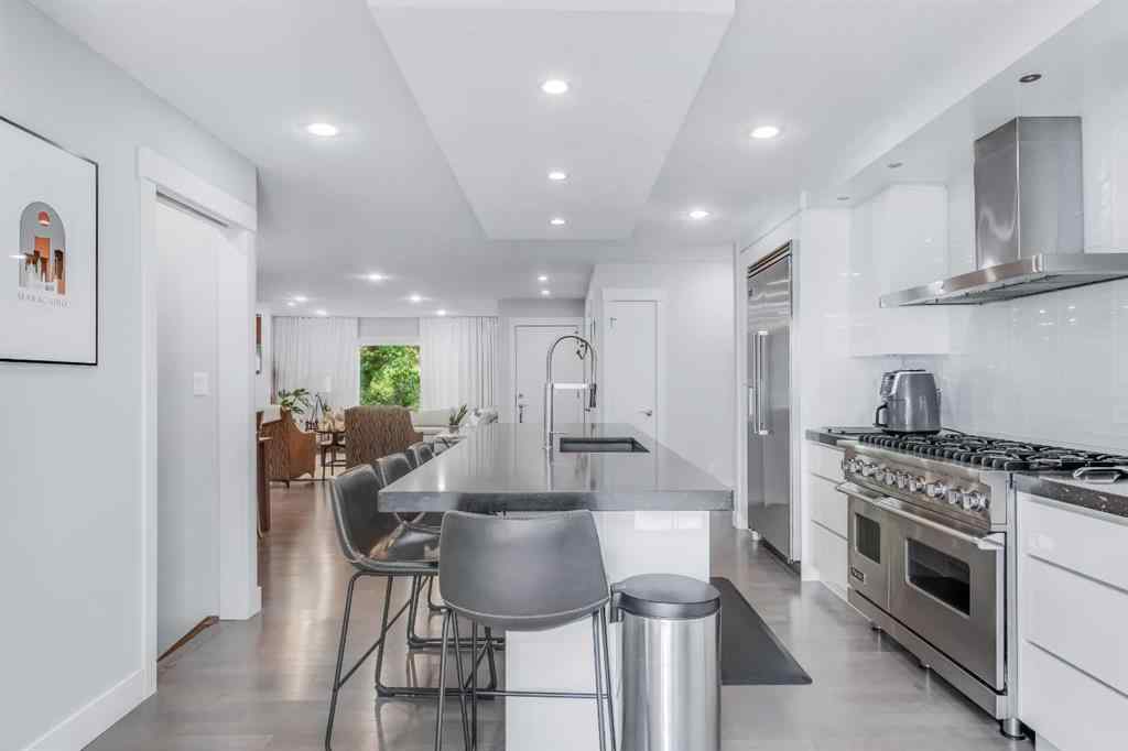 MLS® A2242365 - 9 Manor Road SW in Meadowlark Park Calgary, Residential