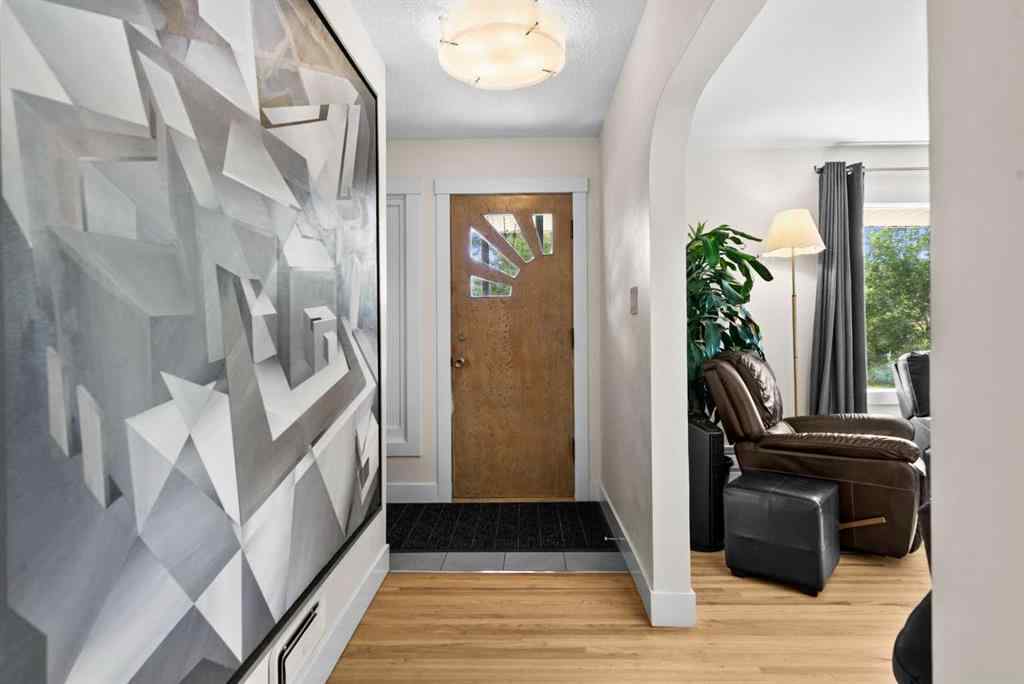 MLS® A2242369 - 2423 37 Street SW in Glendale Calgary, Residential