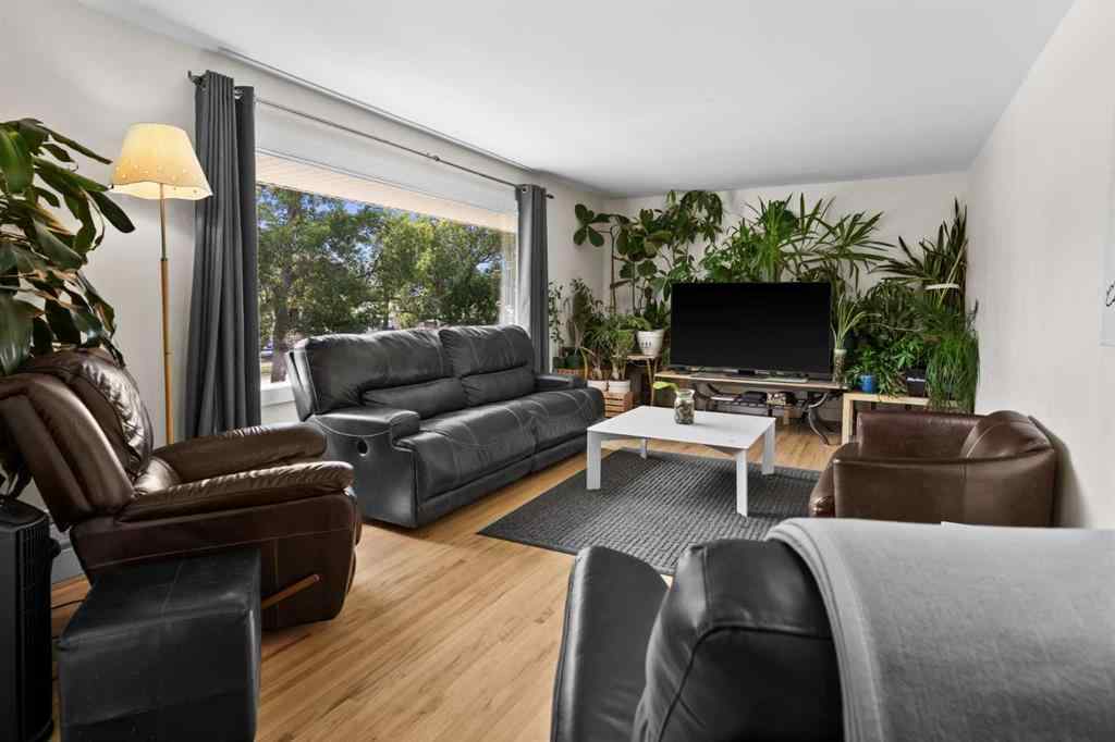 MLS® A2242369 - 2423 37 Street SW in Glendale Calgary, Residential