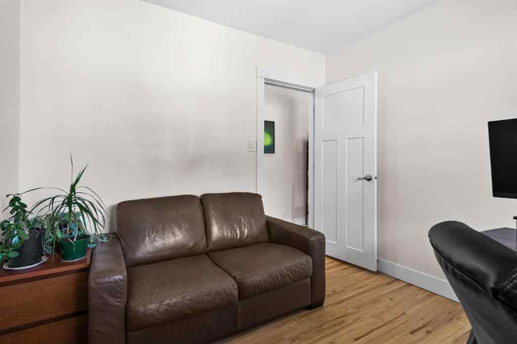 MLS® A2242369 - 2423 37 Street SW in Glendale Calgary, Residential