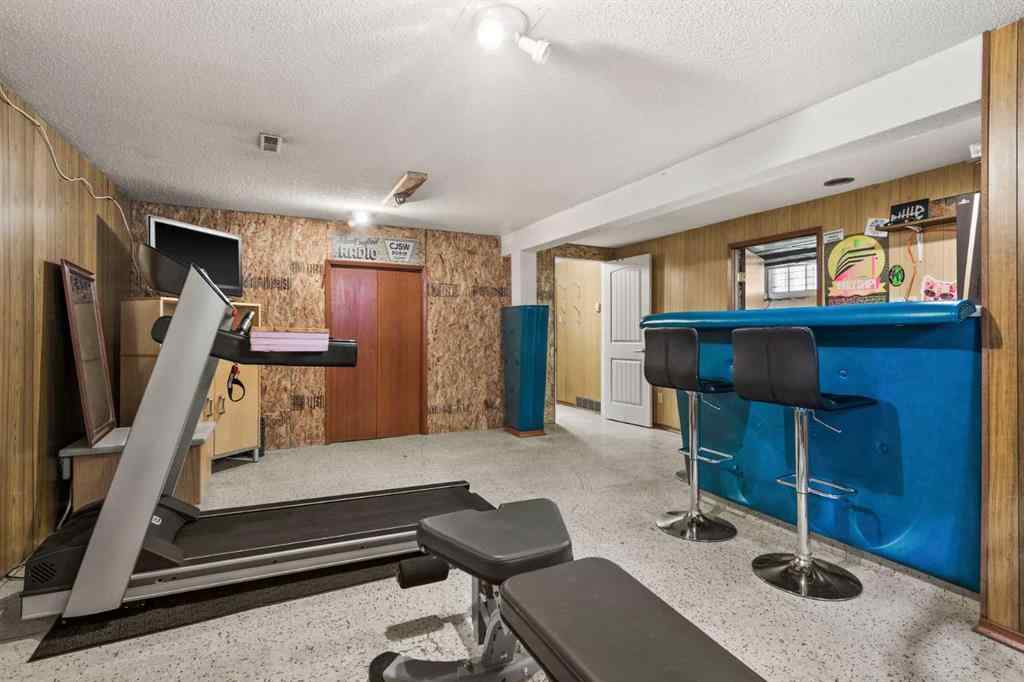 MLS® A2242369 - 2423 37 Street SW in Glendale Calgary, Residential