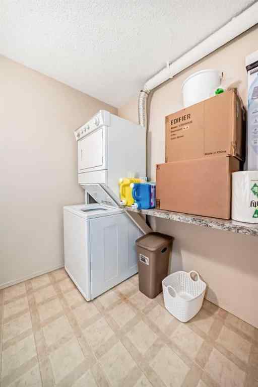 MLS® A2242374 - Unit #504 2011 University Drive NW in University Heights Calgary, Residential