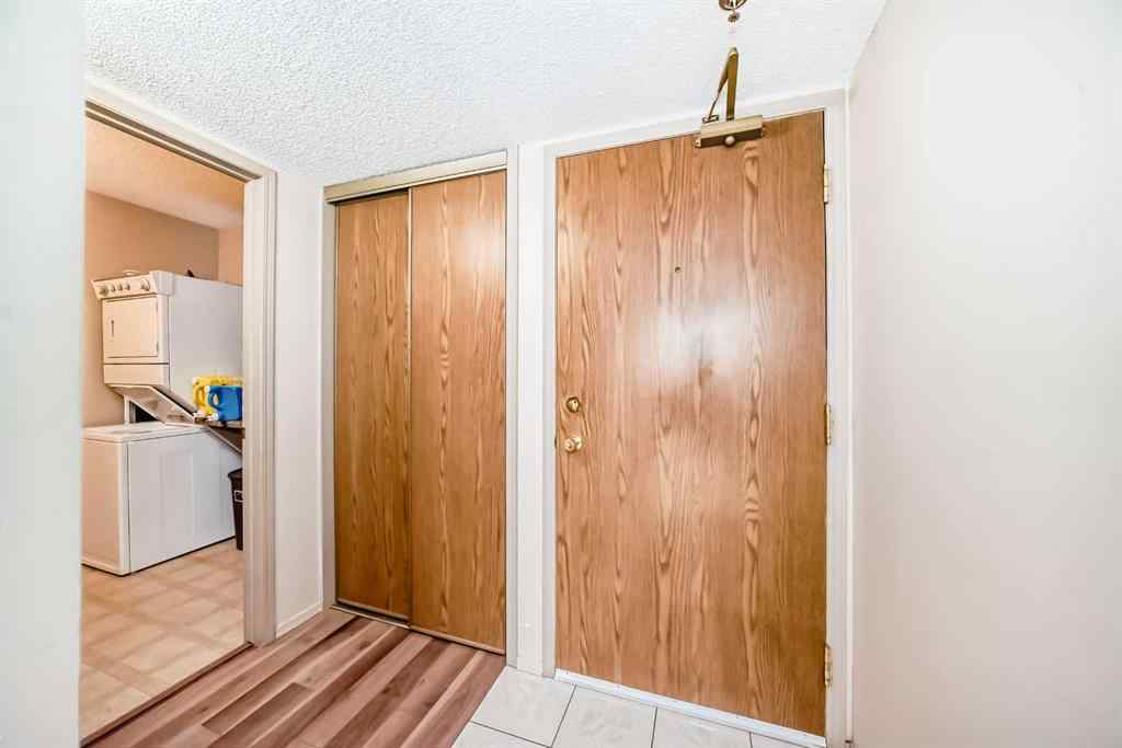 MLS® A2242374 - Unit #504 2011 University Drive NW in University Heights Calgary, Residential