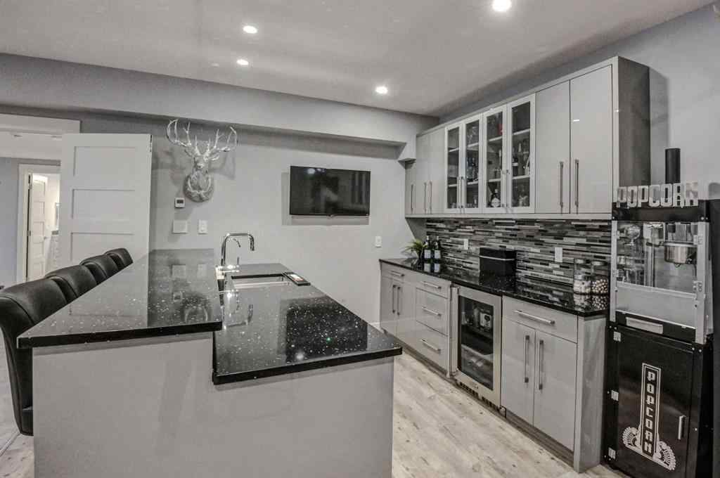 MLS® A2242383 - 411 9 Street NE in Bridgeland/Riverside Calgary, Residential