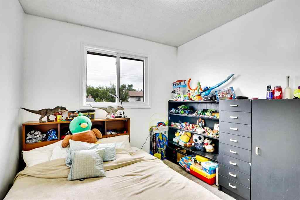 MLS® A2242387 - 48 Templeridge Crescent NE in Temple Calgary, Residential