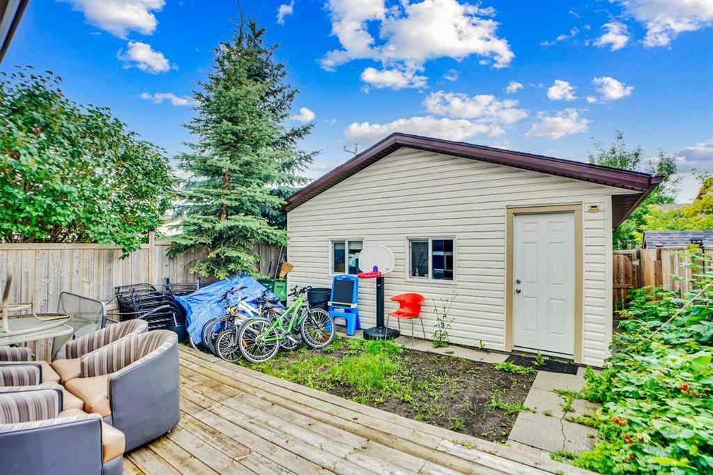 MLS® A2242387 - 48 Templeridge Crescent NE in Temple Calgary, Residential