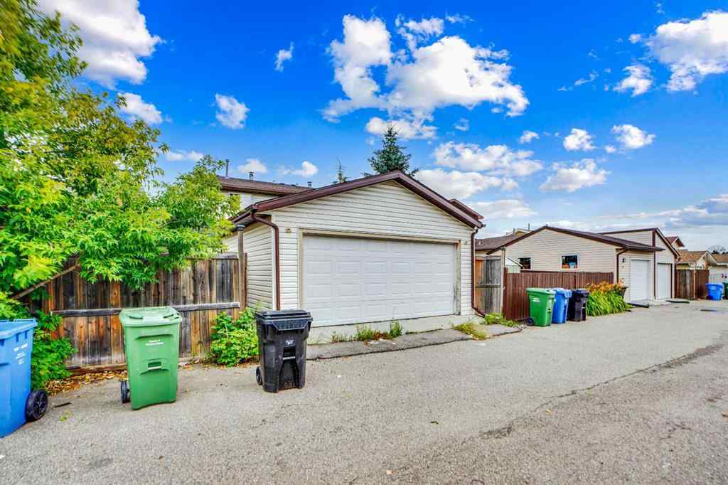 MLS® A2242387 - 48 Templeridge Crescent NE in Temple Calgary, Residential