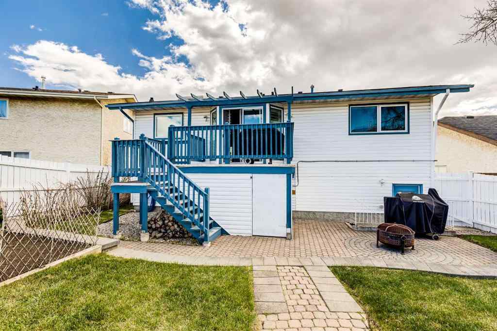 MLS® A2242388 - 31 Woodmont Way SW in Woodbine Calgary, Residential
