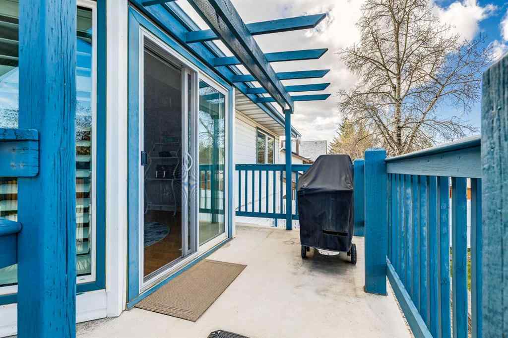 MLS® A2242388 - 31 Woodmont Way SW in Woodbine Calgary, Residential