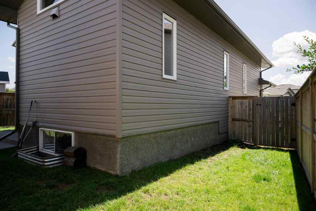 MLS® A2242392 - 887 Keystone Meadows W in Copperwood Lethbridge, Residential