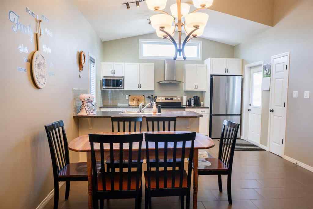 MLS® A2242392 - 887 Keystone Meadows W in Copperwood Lethbridge, Residential