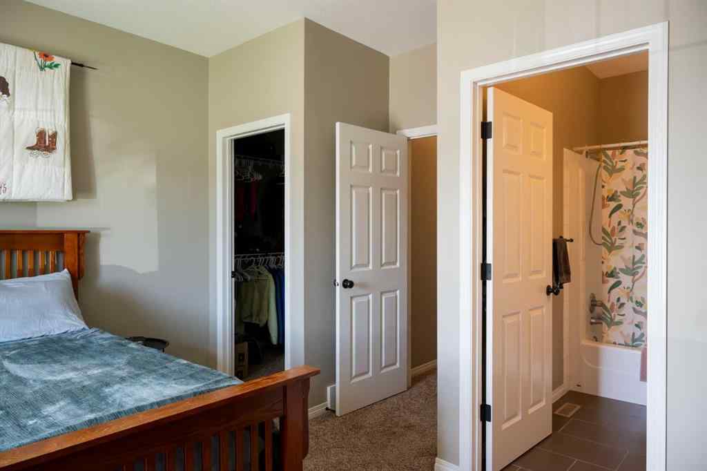 MLS® A2242392 - 887 Keystone Meadows W in Copperwood Lethbridge, Residential