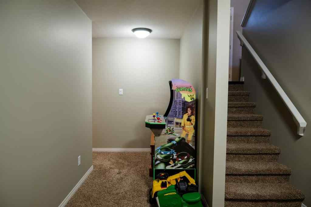 MLS® A2242392 - 887 Keystone Meadows W in Copperwood Lethbridge, Residential
