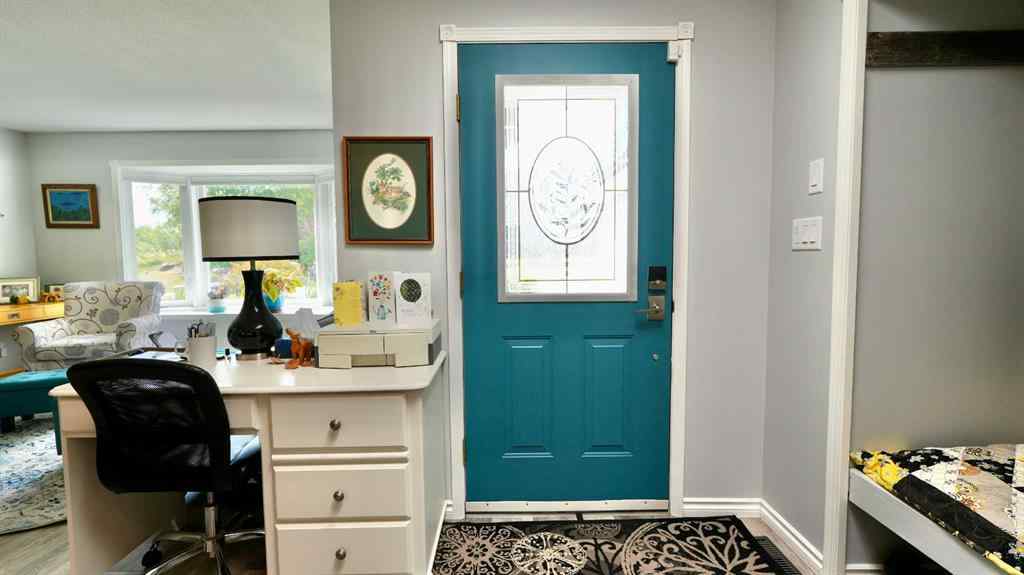 MLS® A2242403 - 10501 83 Street  in Saddleback Ridge Peace River, Residential