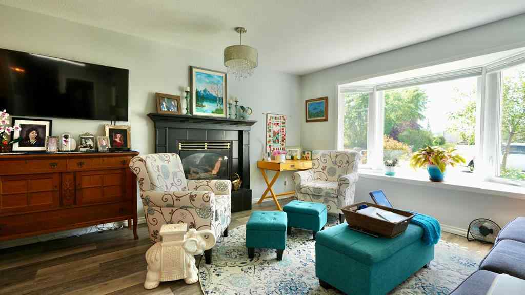 MLS® A2242403 - 10501 83 Street  in Saddleback Ridge Peace River, Residential