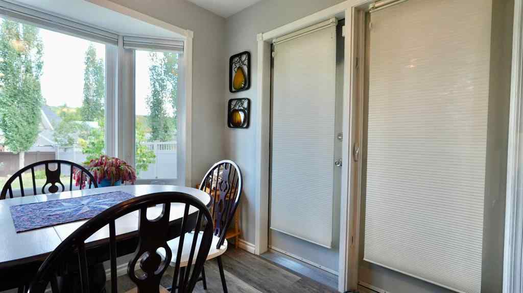 MLS® A2242403 - 10501 83 Street  in Saddleback Ridge Peace River, Residential