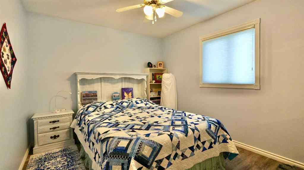 MLS® A2242403 - 10501 83 Street  in Saddleback Ridge Peace River, Residential