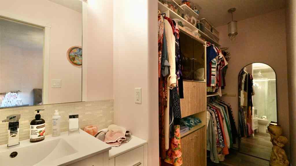 MLS® A2242403 - 10501 83 Street  in Saddleback Ridge Peace River, Residential