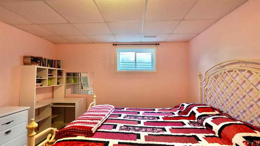 MLS® A2242403 - 10501 83 Street  in Saddleback Ridge Peace River, Residential