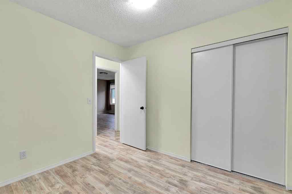 MLS® A2242413 - 2032 Morris Road SE in Meadowbrook Airdrie, Residential