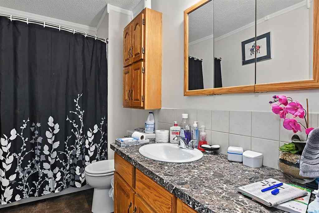 MLS® A2242417 - Unit #8 4240 46A Avenue Crescent  in Parkvale Red Deer, Residential