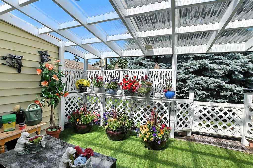 MLS® A2242417 - Unit #8 4240 46A Avenue Crescent  in Parkvale Red Deer, Residential
