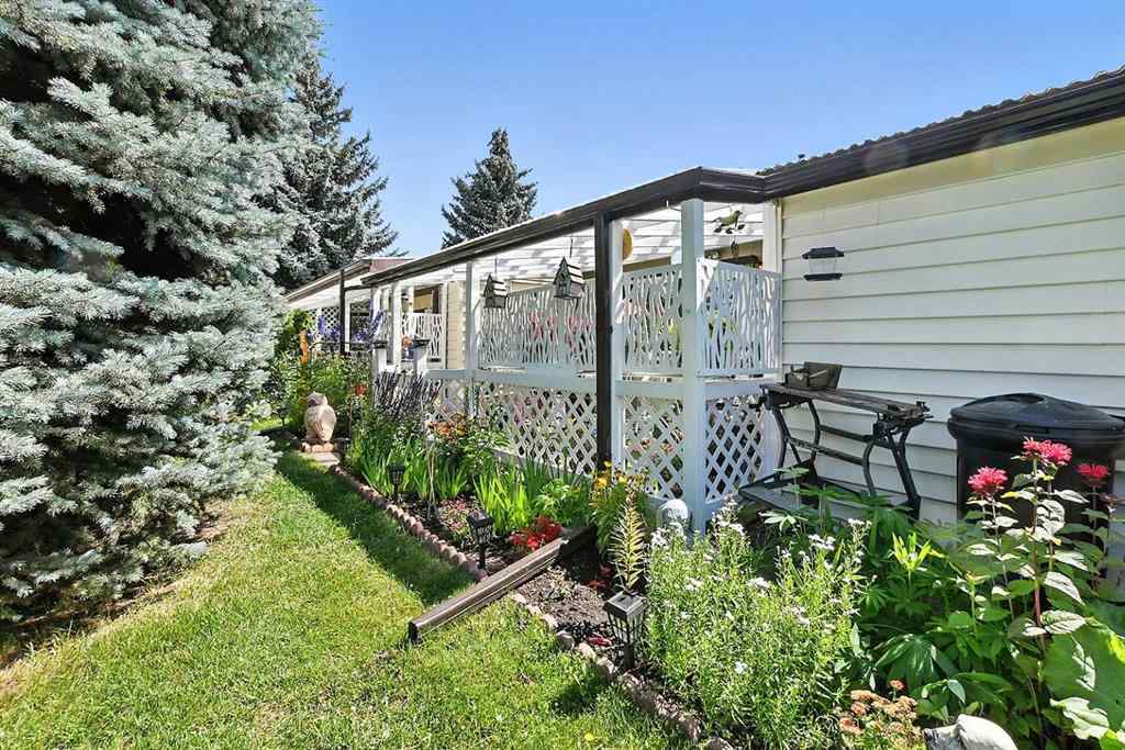 MLS® A2242417 - Unit #8 4240 46A Avenue Crescent  in Parkvale Red Deer, Residential