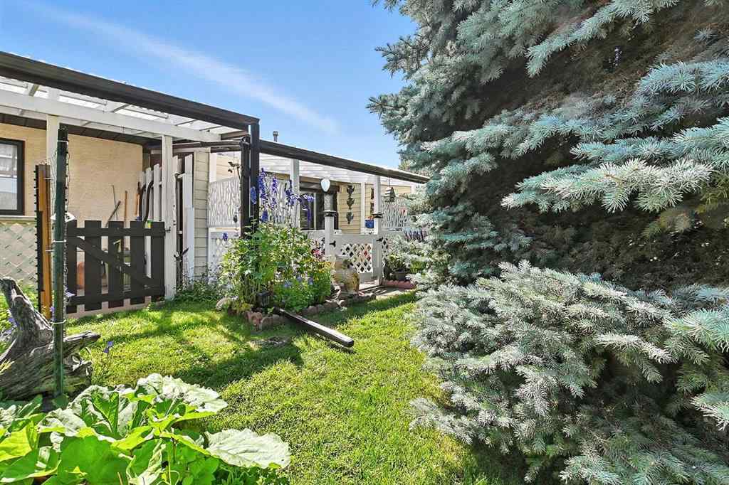 MLS® A2242417 - Unit #8 4240 46A Avenue Crescent  in Parkvale Red Deer, Residential