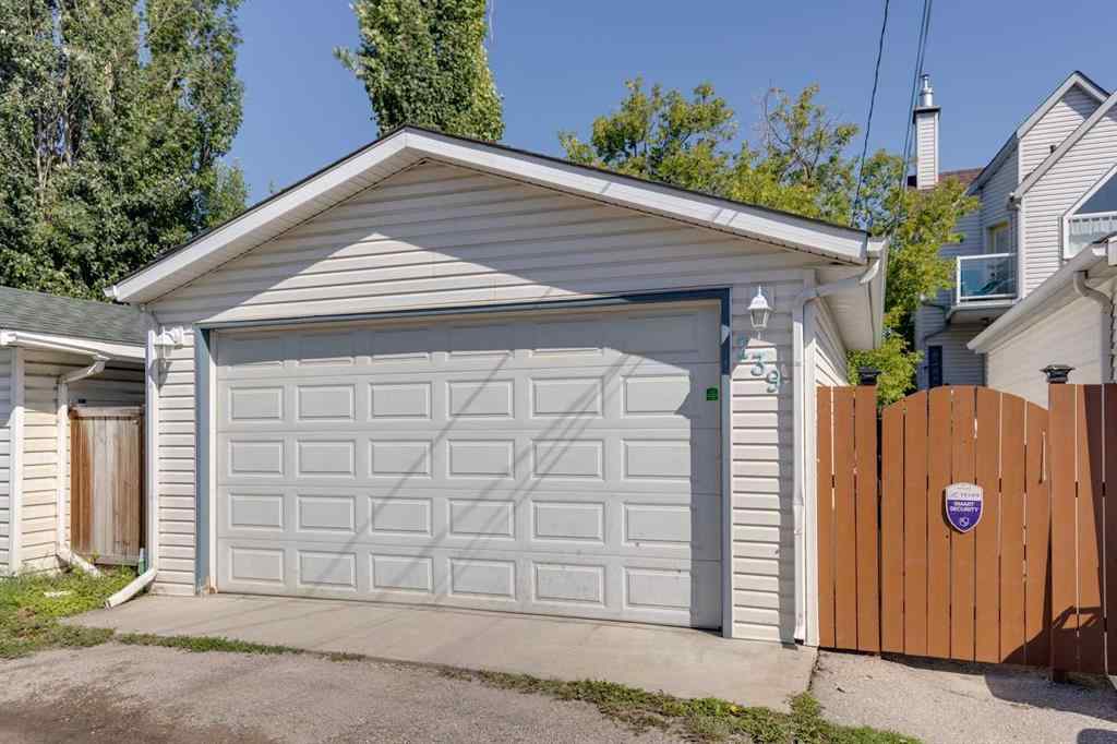 MLS® A2242425 - 239 18 Avenue NE in Tuxedo Park Calgary, Residential