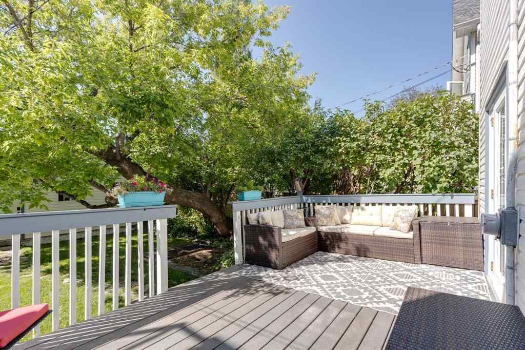 MLS® A2242425 - 239 18 Avenue NE in Tuxedo Park Calgary, Residential