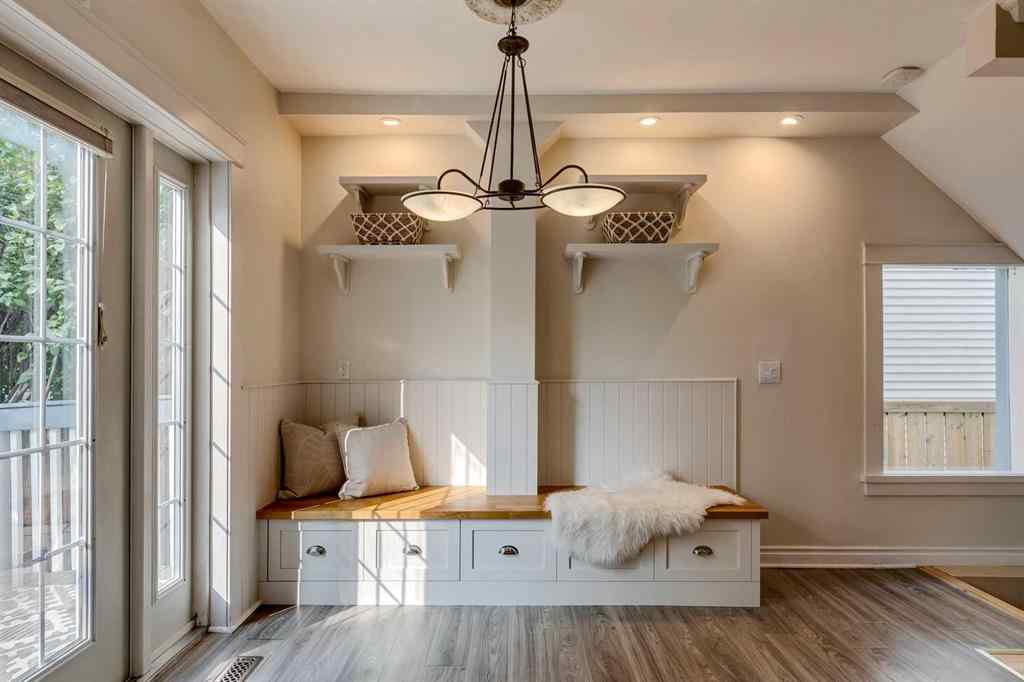MLS® A2242425 - 239 18 Avenue NE in Tuxedo Park Calgary, Residential