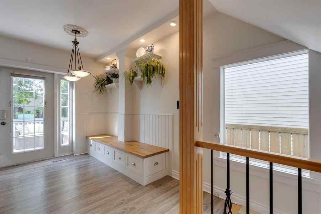 MLS® A2242425 - 239 18 Avenue NE in Tuxedo Park Calgary, Residential