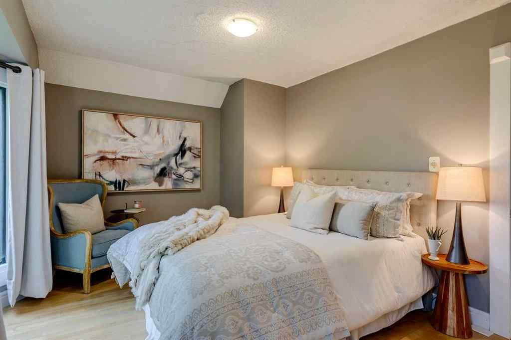 MLS® A2242425 - 239 18 Avenue NE in Tuxedo Park Calgary, Residential
