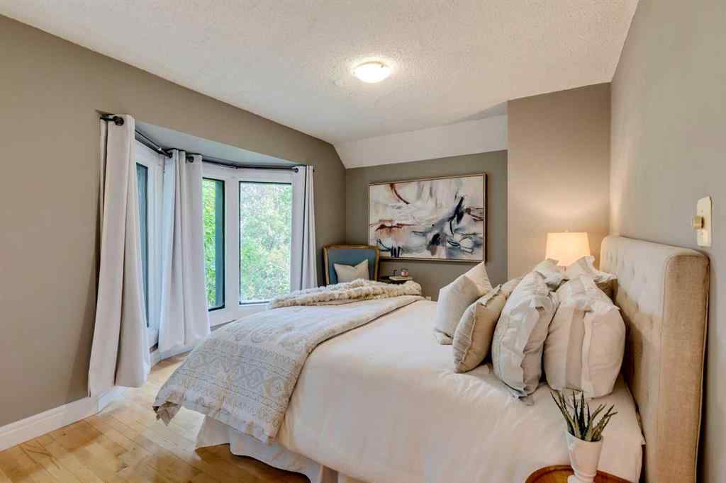 MLS® A2242425 - 239 18 Avenue NE in Tuxedo Park Calgary, Residential