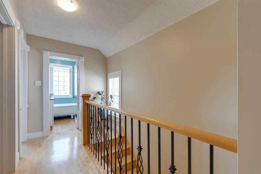 MLS® A2242425 - 239 18 Avenue NE in Tuxedo Park Calgary, Residential