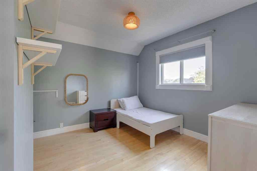 MLS® A2242425 - 239 18 Avenue NE in Tuxedo Park Calgary, Residential