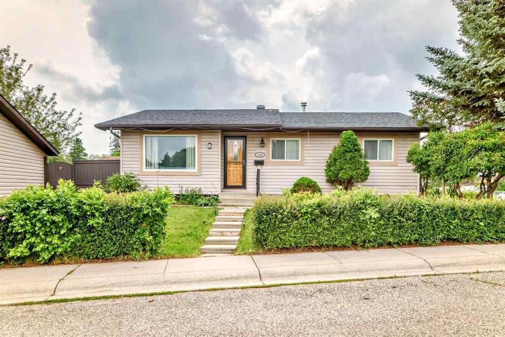MLS® A2242426 - 120 Pinegreen Close NE in Pineridge Calgary, Residential