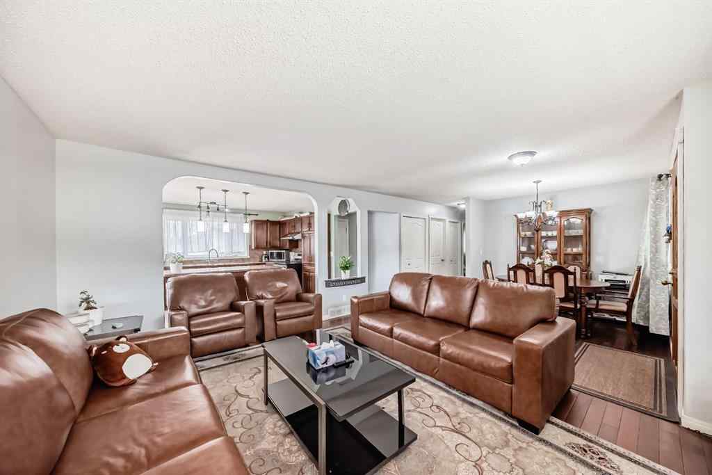 MLS® A2242426 - 120 Pinegreen Close NE in Pineridge Calgary, Residential