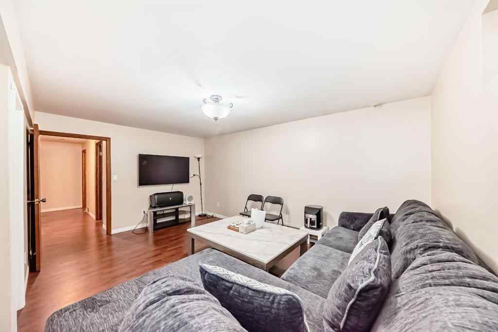 MLS® A2242426 - 120 Pinegreen Close NE in Pineridge Calgary, Residential