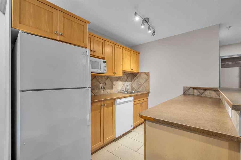 MLS® A2242433 - Unit #303 1408 17 Street SE in Inglewood Calgary, Residential