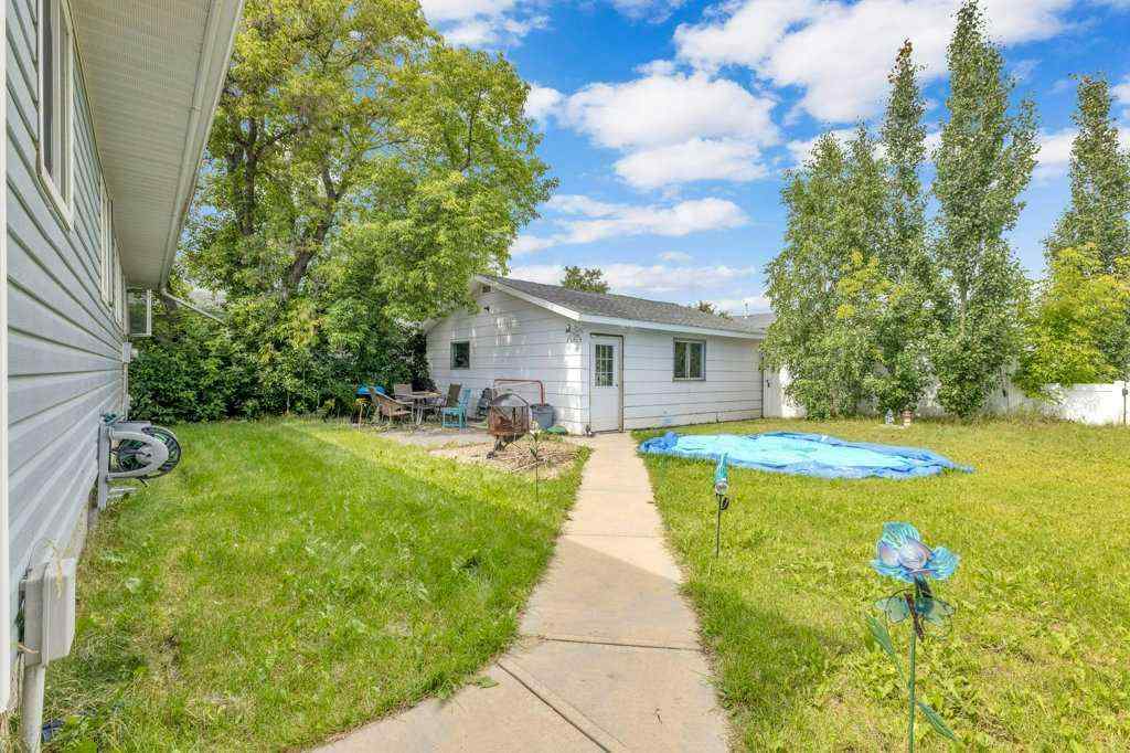 MLS® A2242454 - 4018 39A Avenue Close  in Riverside Ponoka, Residential