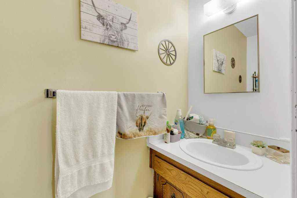 MLS® A2242454 - 4018 39A Avenue Close  in Riverside Ponoka, Residential