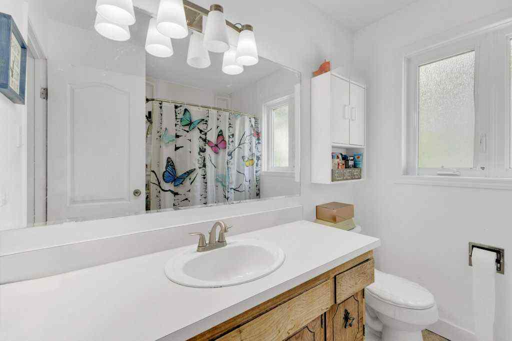 MLS® A2242454 - 4018 39A Avenue Close  in Riverside Ponoka, Residential