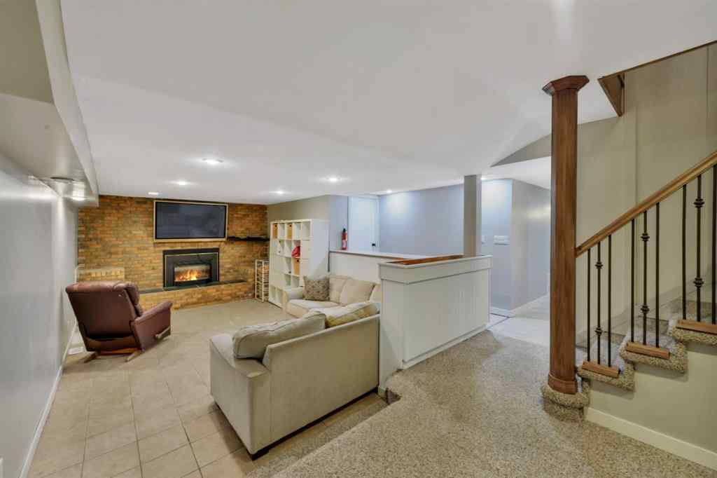 MLS® A2242466 - 9 Cronquist Close  in Westlake Red Deer, Residential