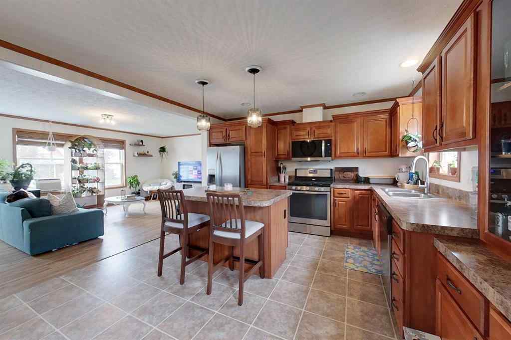 MLS® A2242487 - 720 10 Street SE in NONE Slave Lake, Residential