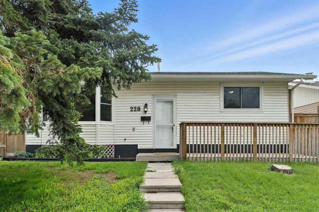 MLS® A2242490 - 228 Penswood Way SE in Penbrooke Meadows Calgary, Residential