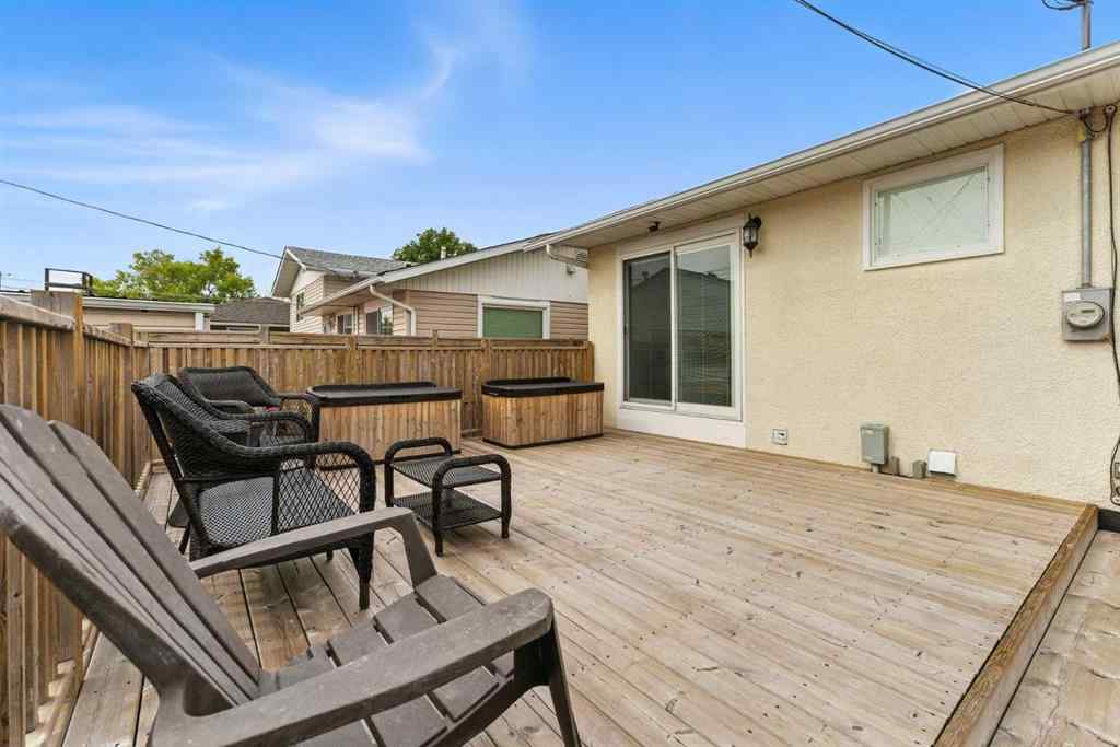 MLS® A2242490 - 228 Penswood Way SE in Penbrooke Meadows Calgary, Residential