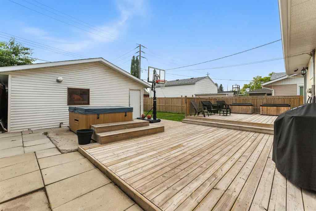 MLS® A2242490 - 228 Penswood Way SE in Penbrooke Meadows Calgary, Residential